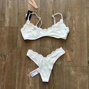 Skims fits everybody lace scoop neck bra and thong